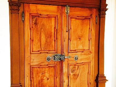 Chandelier hall room6